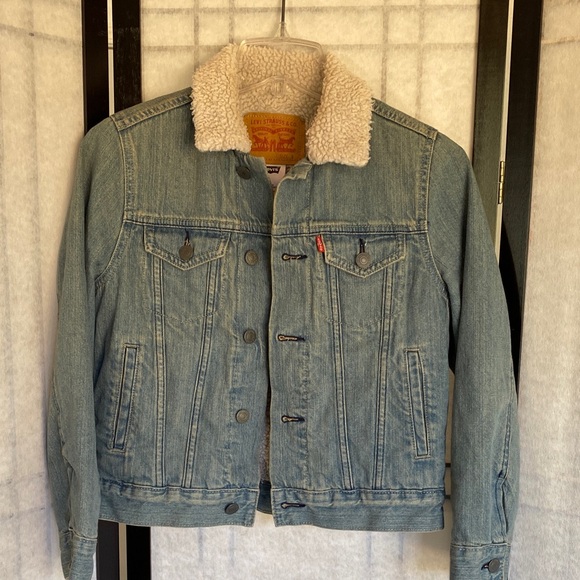 Levi's Levi Women’s Blue Denim Jacket with Sherpa Collar and Lining Size Small - Picture 1 of 6